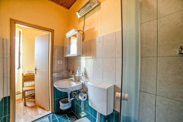 Apartamentos App And Rooms Nela Hum