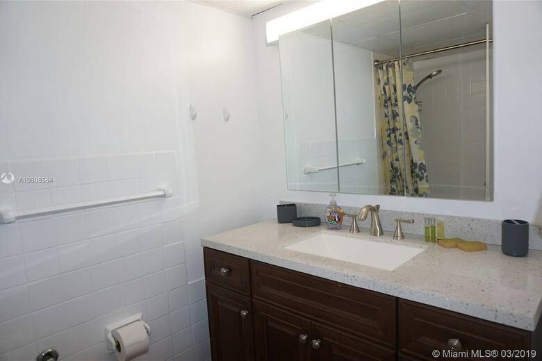 Beautiful Cozy 1br Apartment Walk From The Ocean!