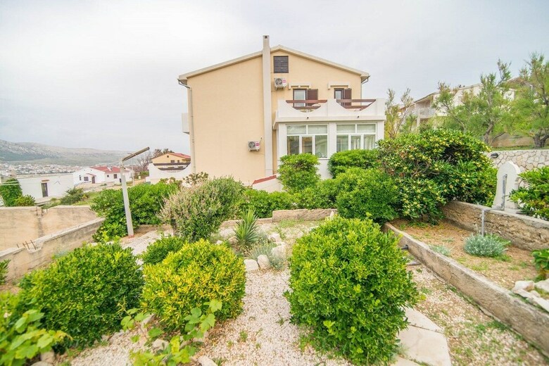 Apartments Valenti? 1304 Pag