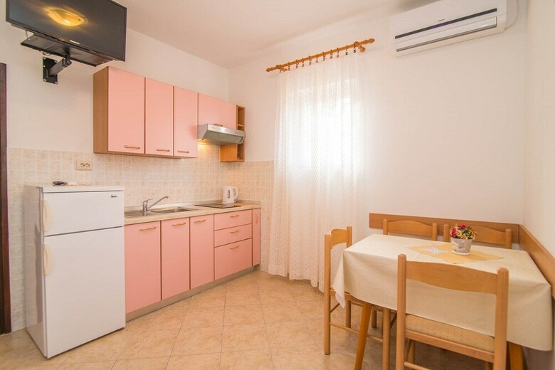 Apartments Valenti? 1304 Pag