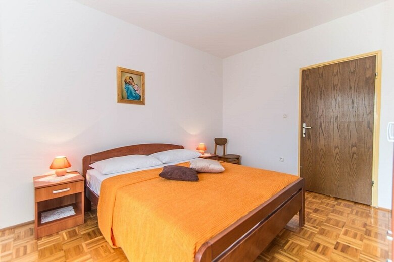 Apartments Valenti? 1304 Pag