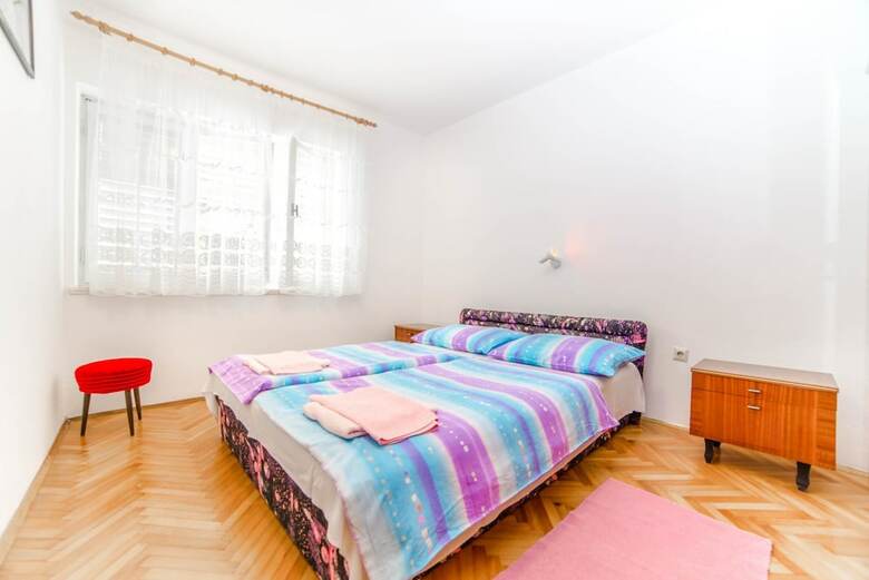 Apartments Jasko / Three Bedroom Jasko 1