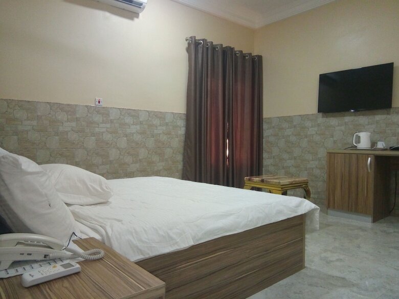 Hotel Suncourt Feel At Home Suites