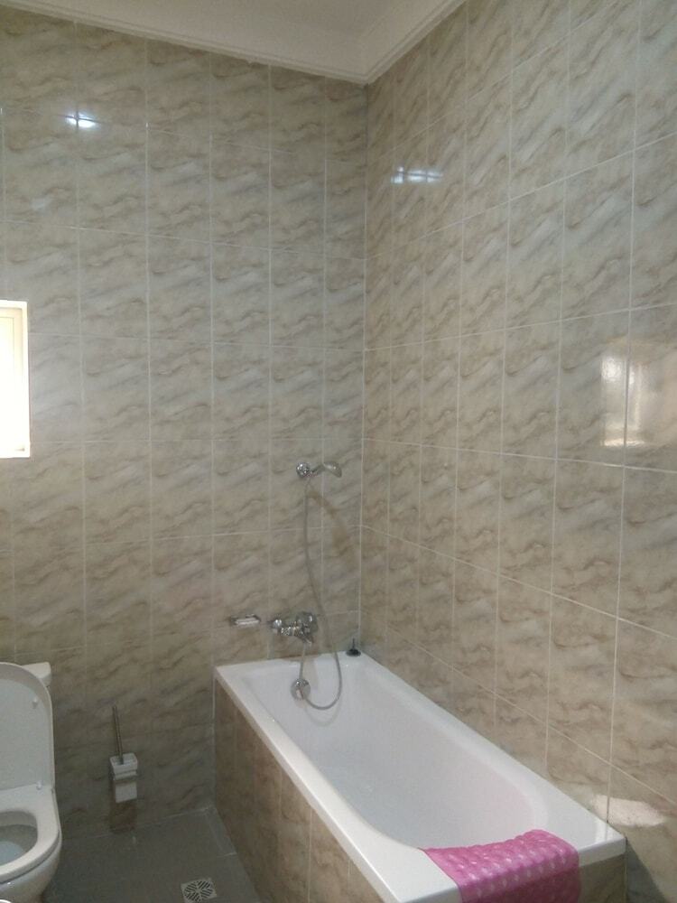Hotel Suncourt Feel At Home Suites