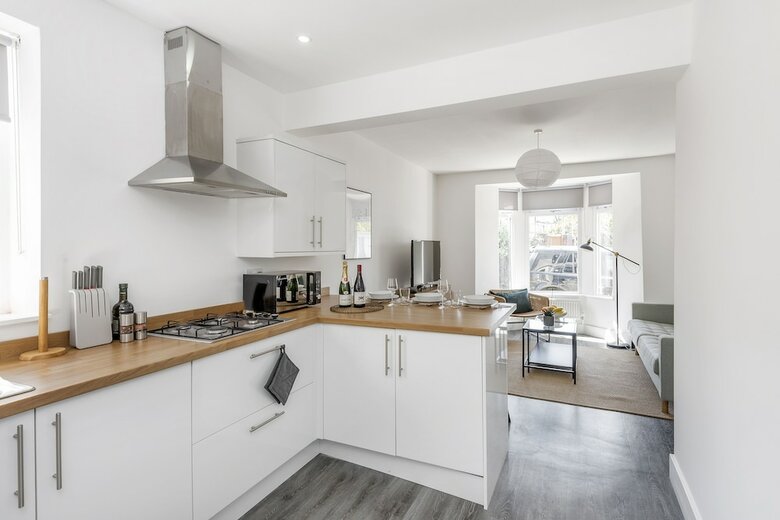 Stylish Apartment In Leafy Central Neighbourhood