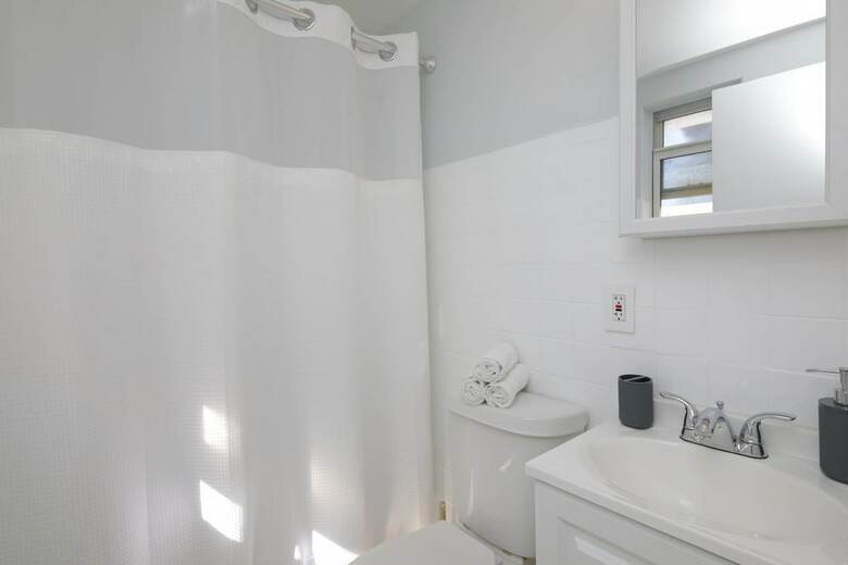 Lovely Apartment 10mins From Beach, 2mins To Mall