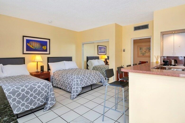 Gorgeous 1br Apartment, A Walk From The Beach