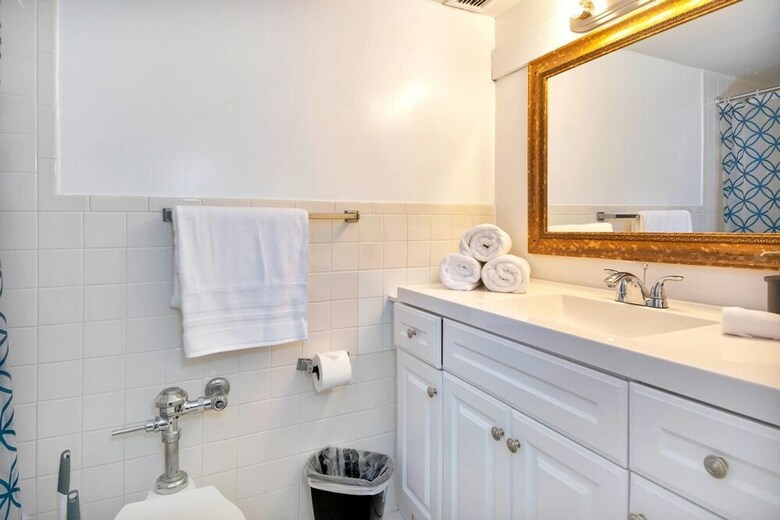 Gorgeous 1br Apartment, A Walk From The Beach