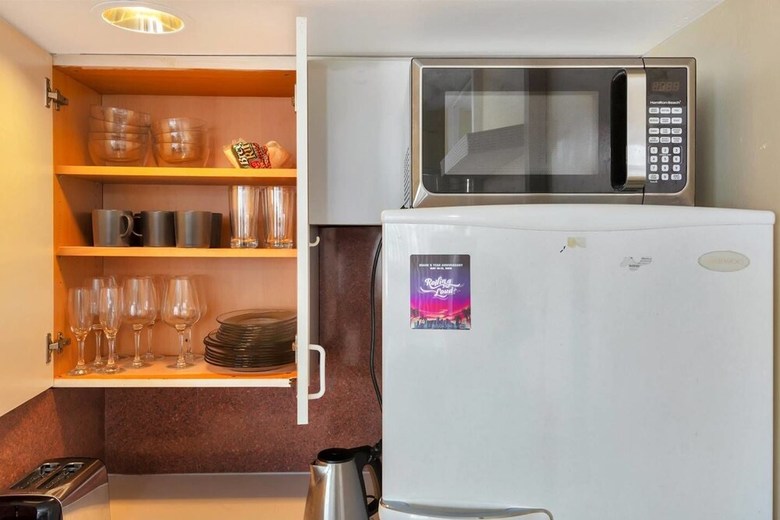 Gorgeous 1br Apartment, A Walk From The Beach