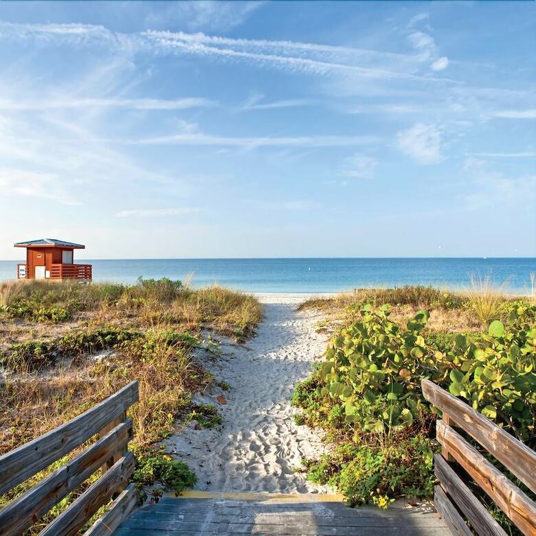 Gorgeous 1br Apartment, A Walk From The Beach