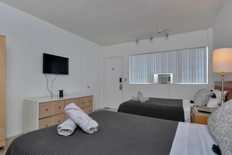 Apartamentos Lovely Little Studio With Pool, Hallandale Beach:)