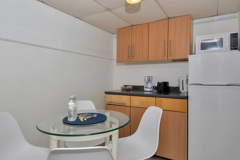 Apartamentos Lovely Little Studio With Pool, Hallandale Beach:)