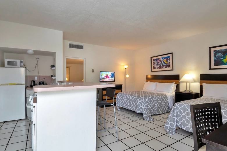 Amazing 1br Apartment With Pool, Hallandale Beach!