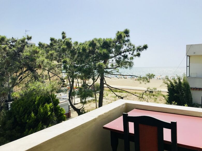 Bed & Breakfast The Garden Beach Hostel