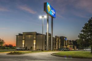 Hotel Comfort Inn Metro Airport