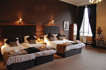 Albany Hotel