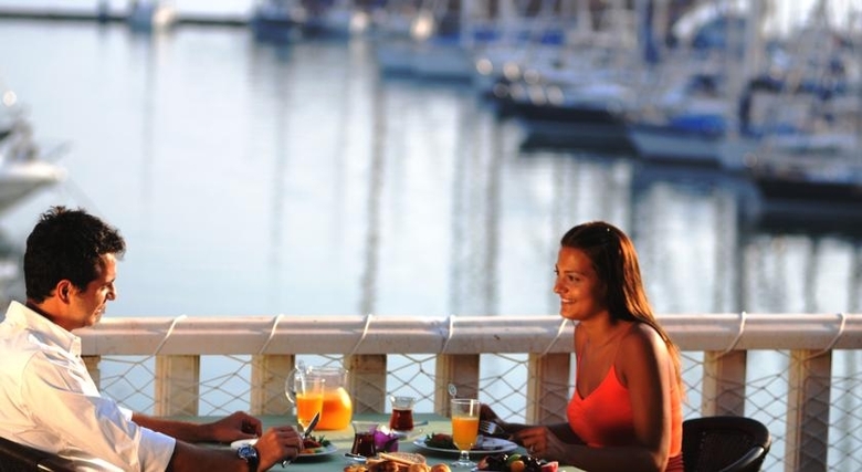 Hotel Ece Saray Marina Resort