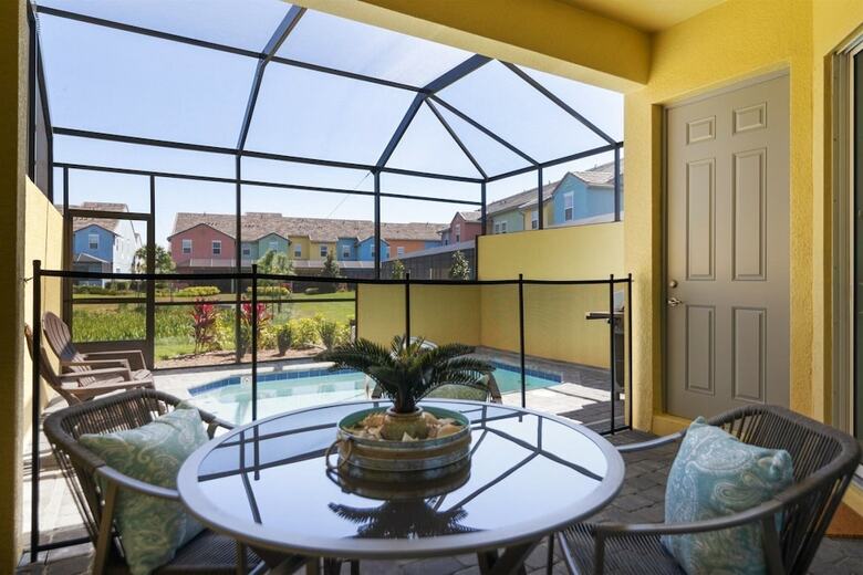 5br Town Home In Festival