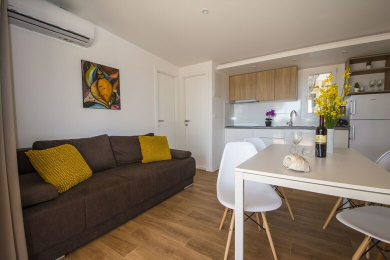 Mobile Homes At Camping Ugljan Resort