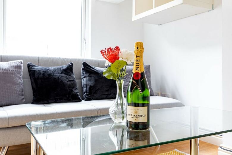 Liverpool Street City Apartment