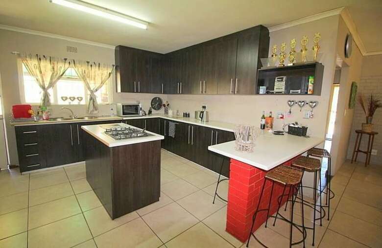 Hotel Cape Pine Guest House