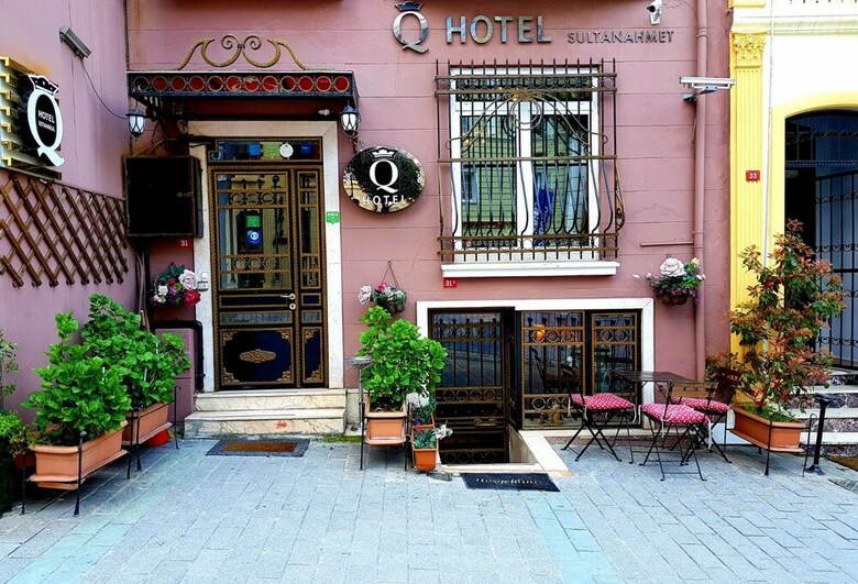 Q Suites In Old City -best Group Hotels