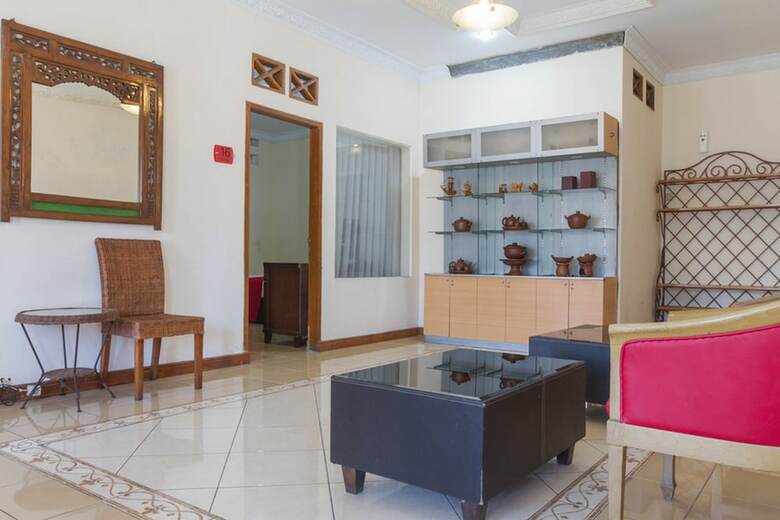 Hotel Reddoorz Plus @ Otista Garut