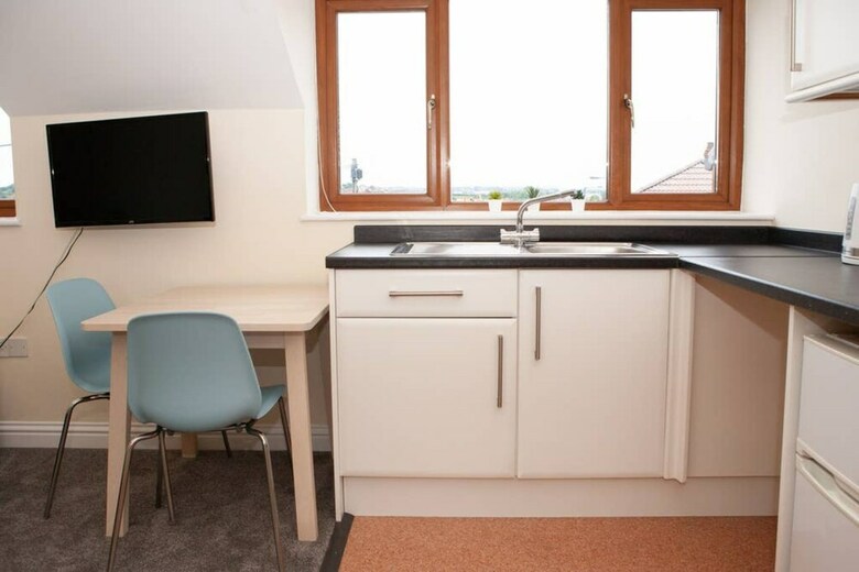 Apartamentos Top Floor Studio Near Bristol City
