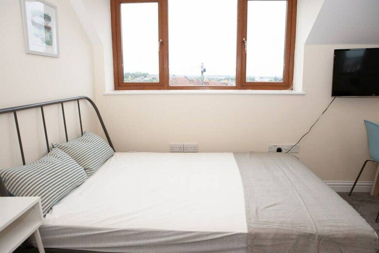 Apartamentos Top Floor Studio Near Bristol City