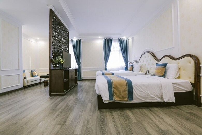 Vincent Halong Hotel