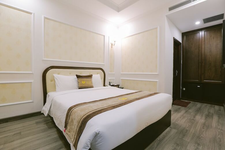 Vincent Halong Hotel
