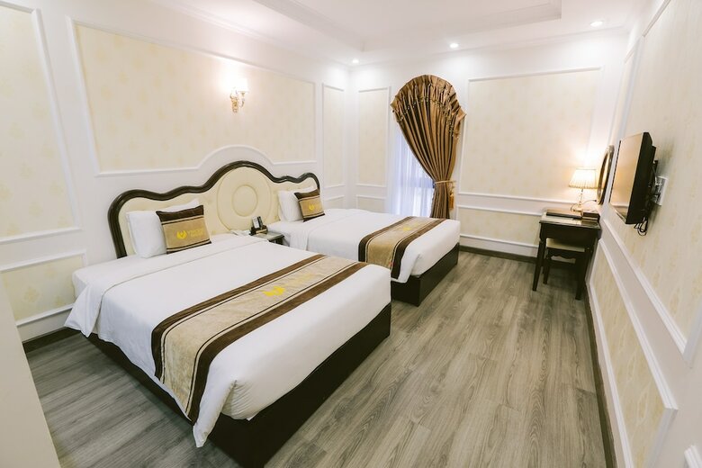 Vincent Halong Hotel