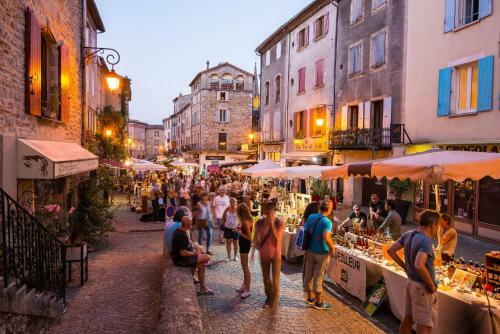Bed & Breakfast Le Mas Des Mon�des