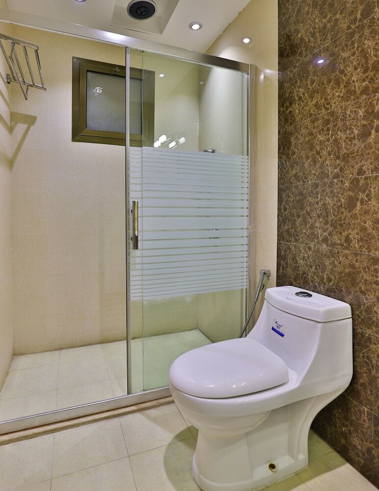 Oyo 240 Roshan Gulf Hotel Suites