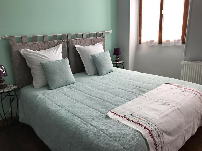 Bed & Breakfast Aux Rosiers