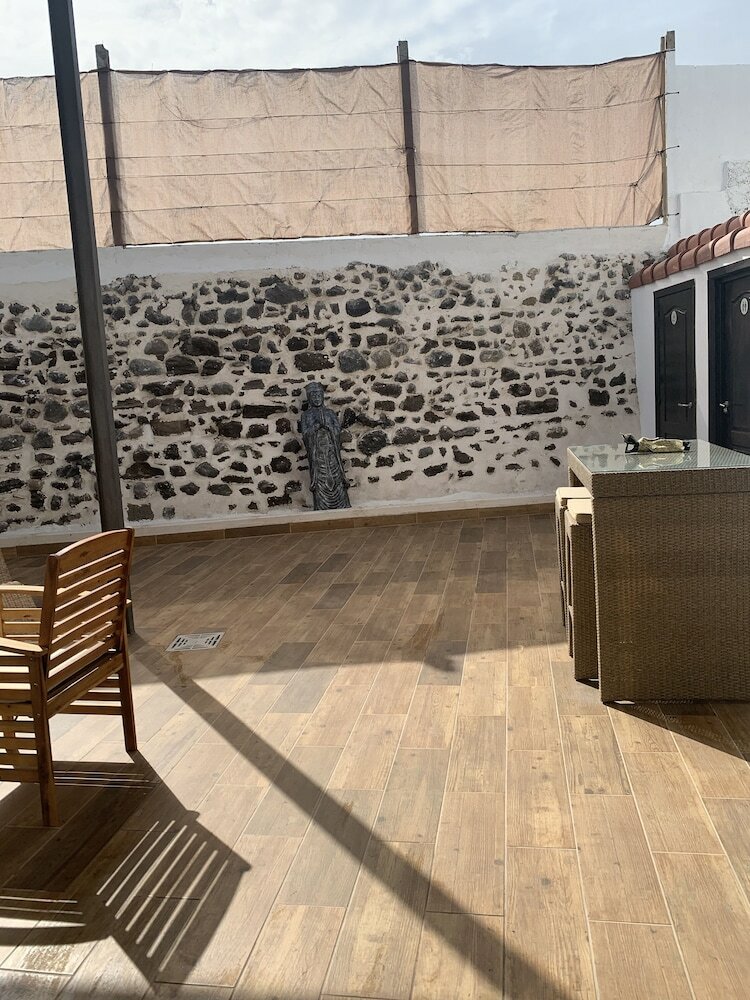 Hotel Valtisya House Pool & Airport