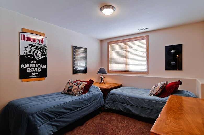 Cascades Townhomes Hood 1