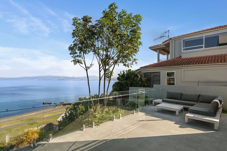 Hostal Linger Lakeside