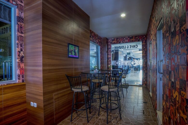Capital O 1083 Hotel Grand Kartika