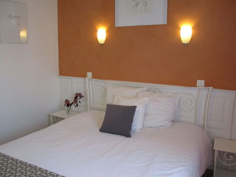 Hotel H�tel La Tour Des F�es
