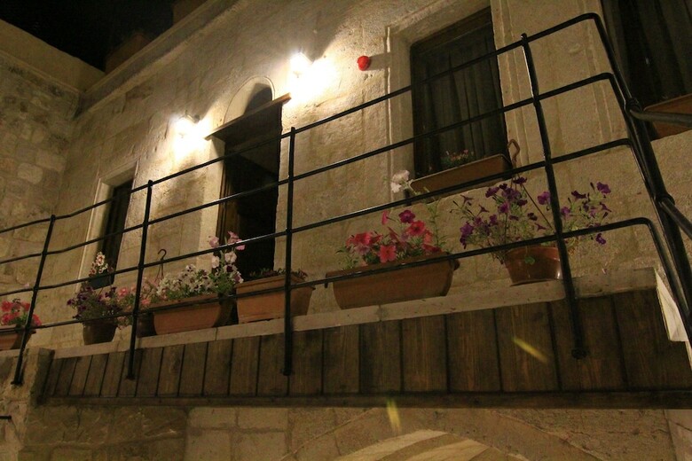Hotel Tafana Cave & Stone Lodge