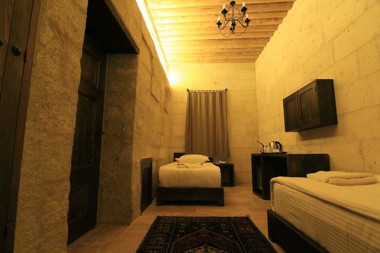 Hotel Tafana Cave & Stone Lodge