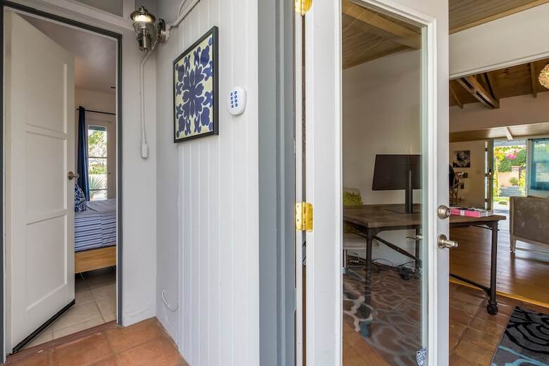 Palm Springs Glamour Three Bedroom House