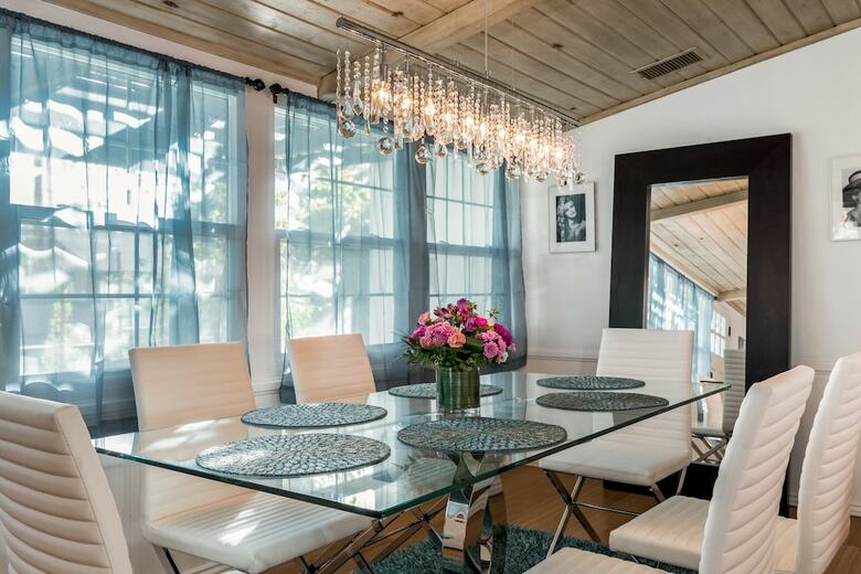 Palm Springs Glamour Three Bedroom House