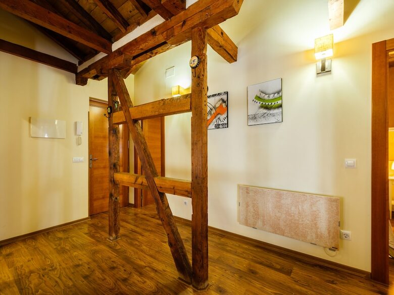 Apartamentos �tico Abuhardillado By Toledo Ap
