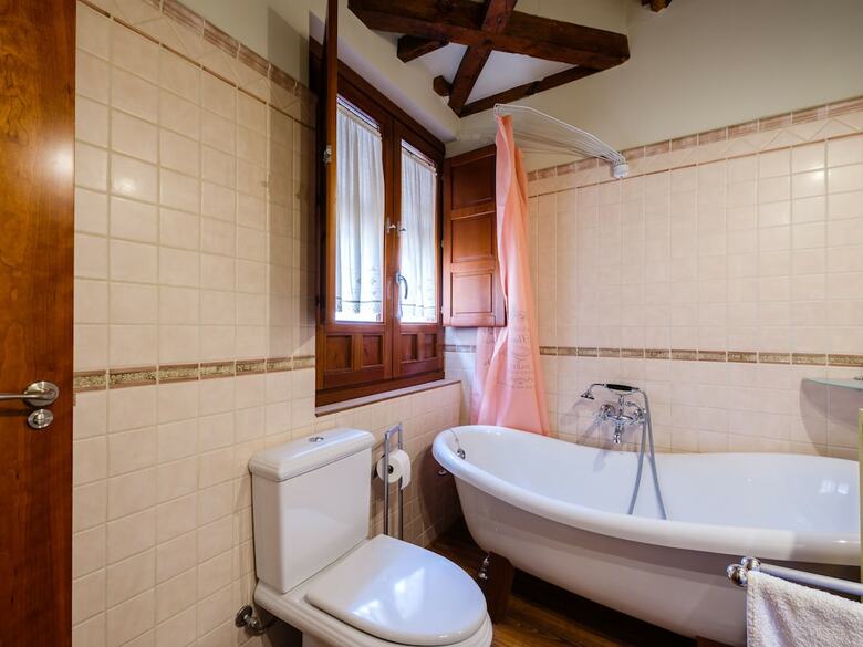 Apartamentos �tico Abuhardillado By Toledo Ap