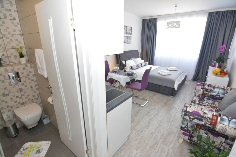 Apartment Small Oasis