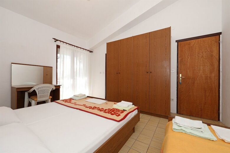 Apartamentos Rooms Ante