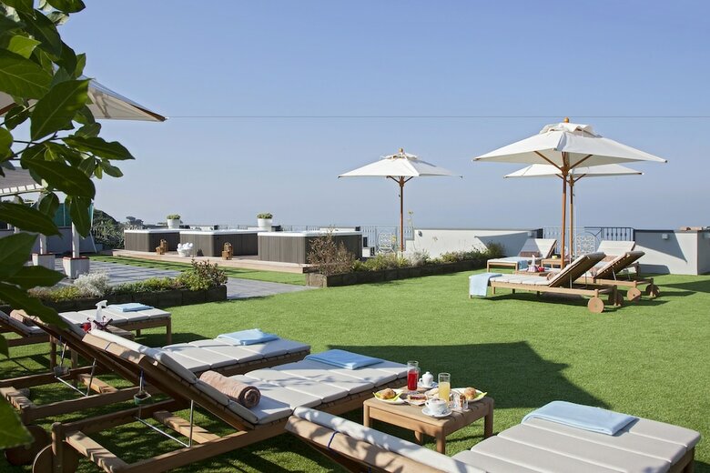 Andris Hotel
