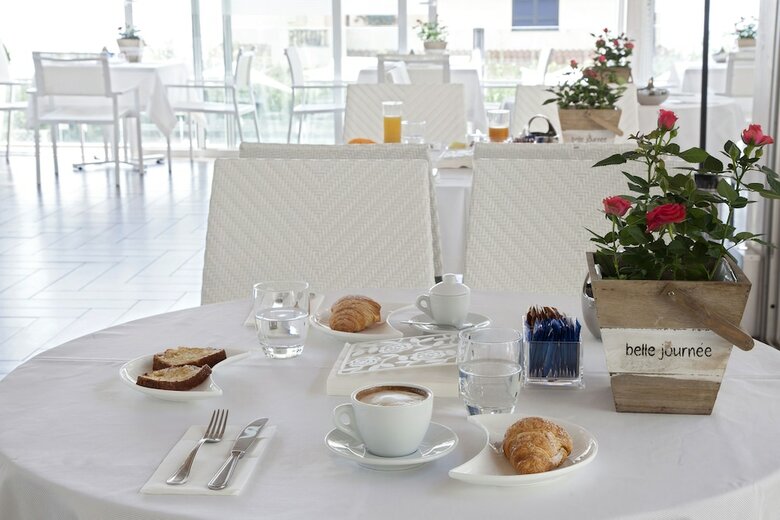 Andris Hotel